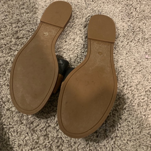 Tory Burch Leather Sandal. Comes with original bag and box. - Picture 3 of 3